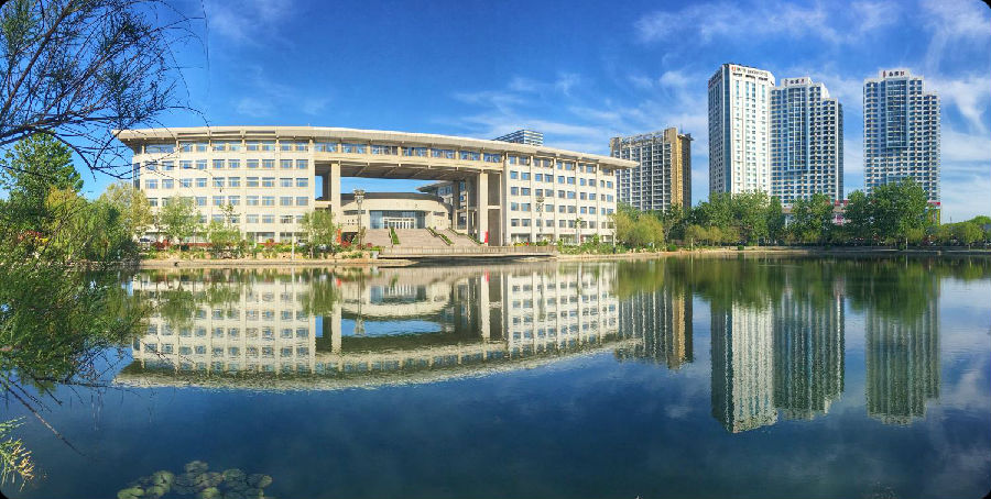 31.1《文心湖畔的春天》.jpg